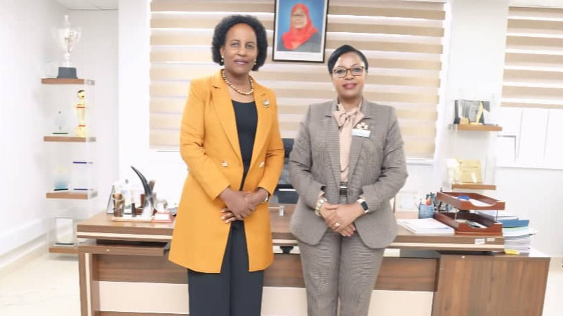 RC -  Dodoma na DG -  NHIF Wateta Kuhusu Bima ya Afya kwa Wote